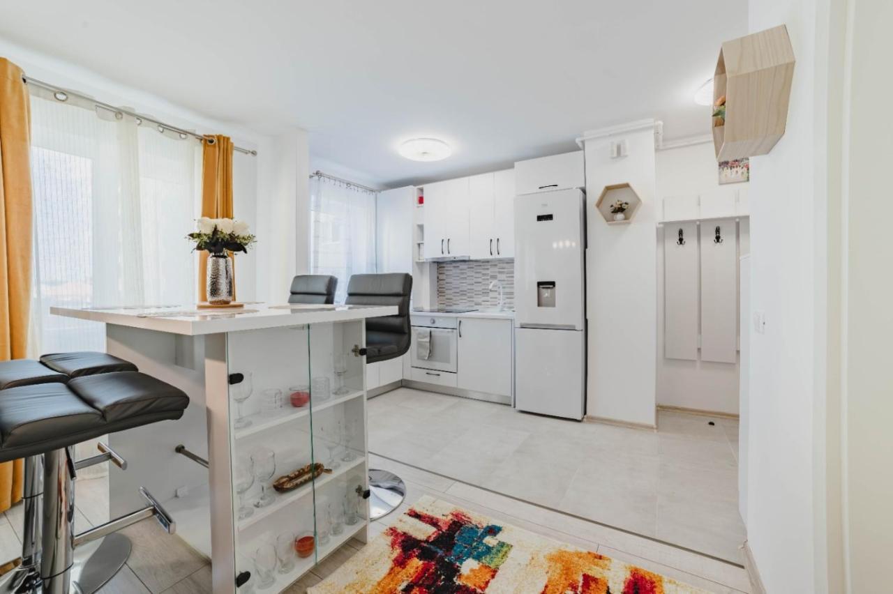 Masterpiece Studio- Free Parking, Wi-Fi, Netflix Braşov Exterior foto